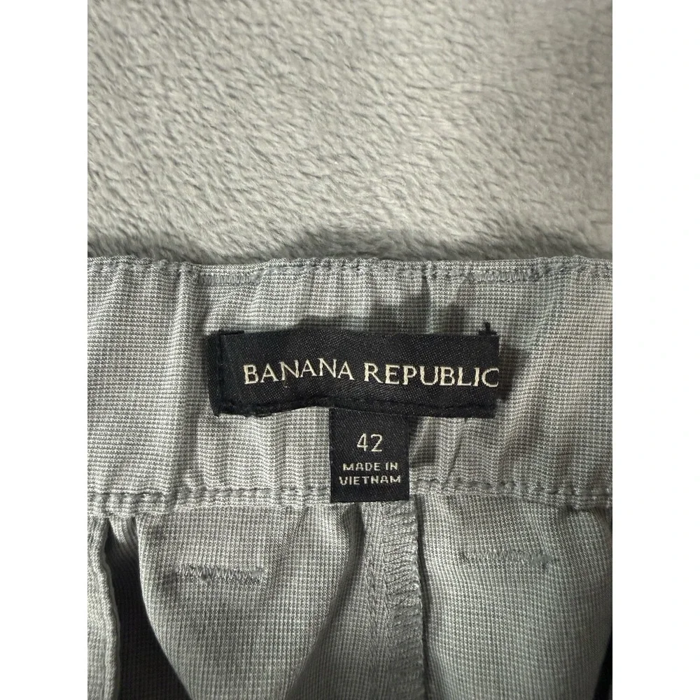 Banana Republic Shorts Mens 42 Grey Flat Front Casual Chino